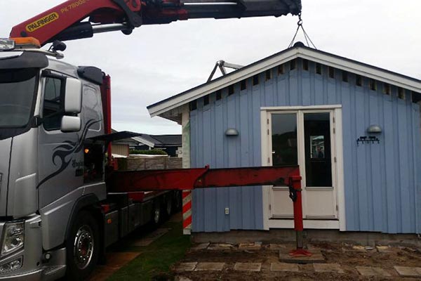 Husmontage med kranbil